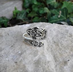 Vintage-Inspired Cocktail Ring